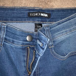 Fashion Nova distressed skinny high waisted jeans! Worn 1x